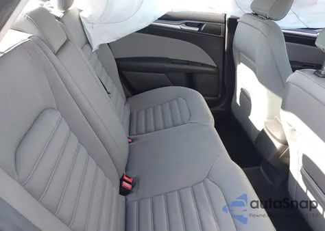 2015 Ford Fusion S z USA, uszkodzony, nr VIN 3FA6P0G73FR289446